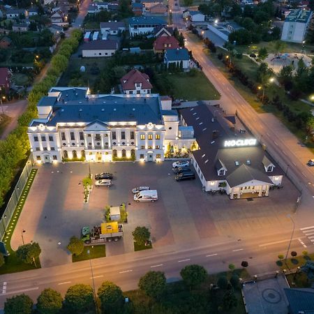 Radziejów Arkadiaアパートホテル エクステリア 写真